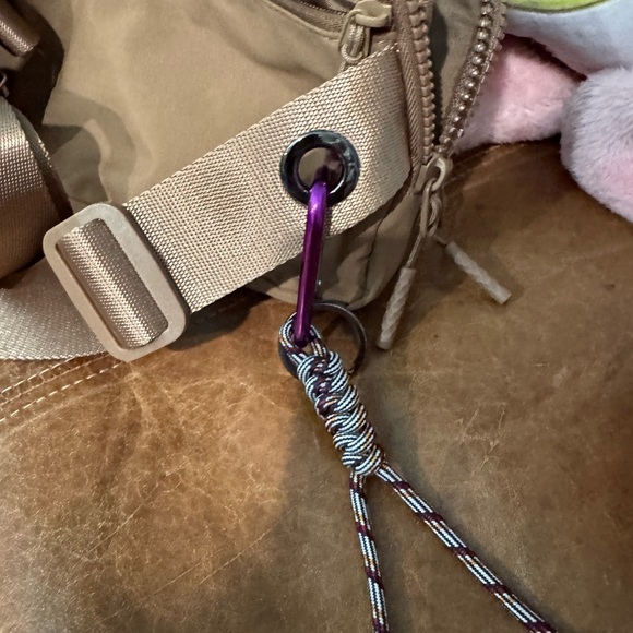 I&R Brown Multipocket Bag - Picture 4 of 4